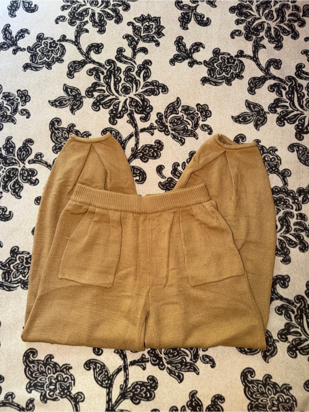 Women's Cozy Knit Pocket Jogger Pants - Camel